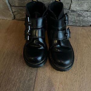 Girls dr marten boot